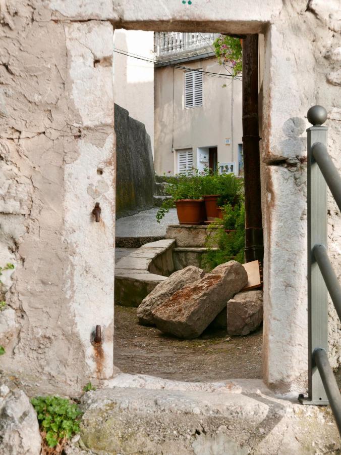 Appartamento Potocina 21 Vrbnik Esterno foto