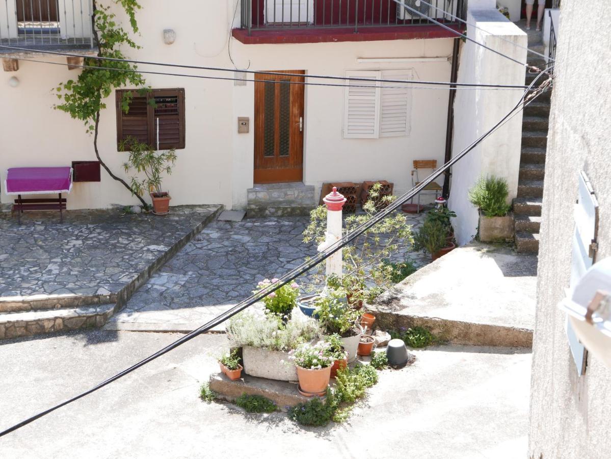 Appartamento Potocina 21 Vrbnik Esterno foto